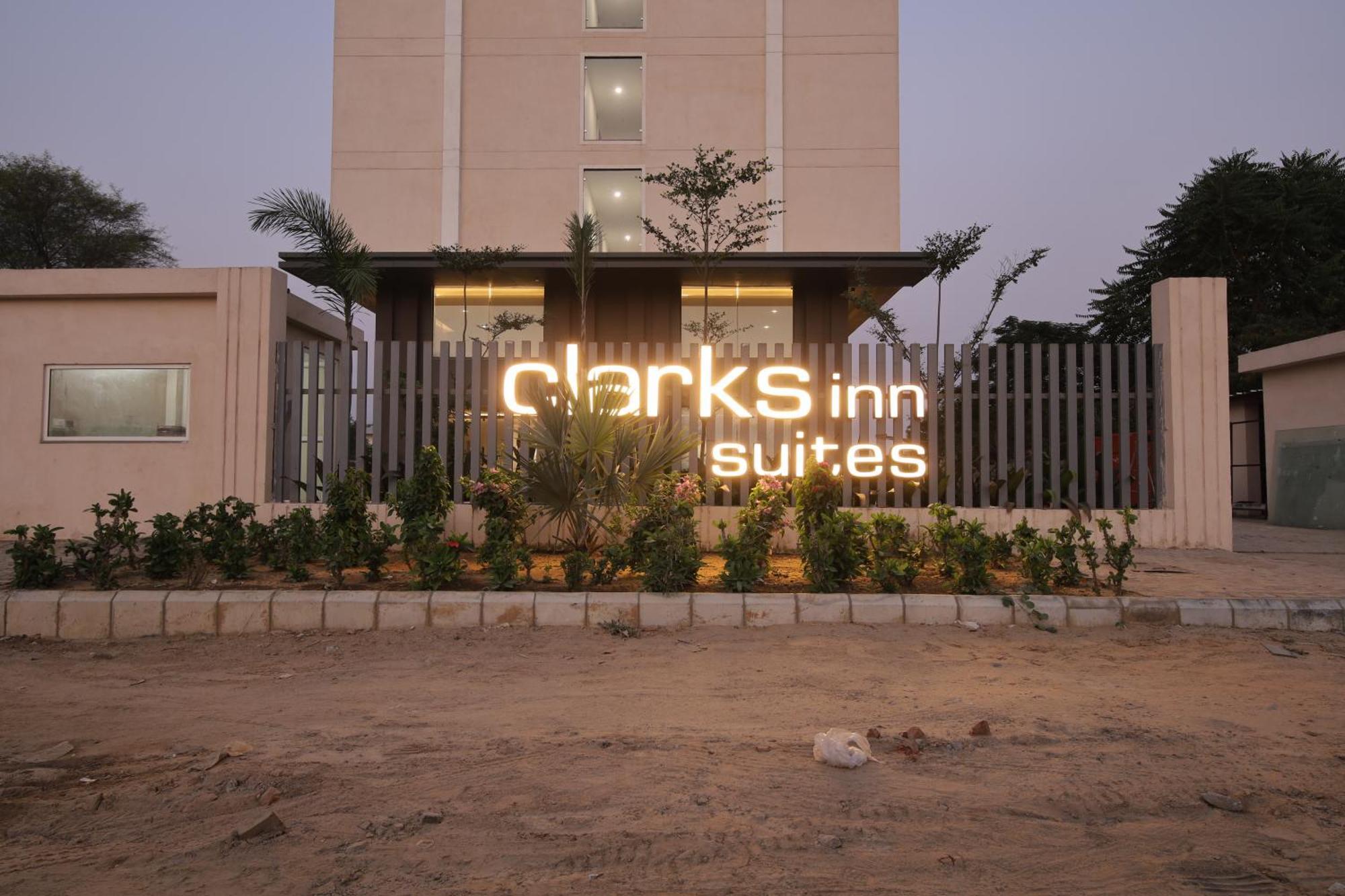 Clarks Inn Suites Jaipur Exterior foto